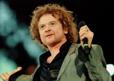 vocalista Mick Hucknall
