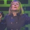 Darlene ministrando