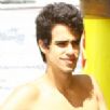 Fabio esperando a sua �gua de coco