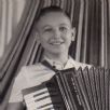 O menino Jo�o Donato e seu acordeon