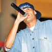 Vocalista cantando