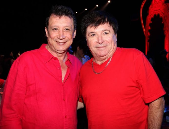 Assino Com X Gilberto E Gilmar Letras